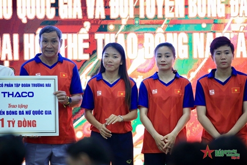 Đội tuyển nữ Việt Nam nhận thưởng lớn sau chiến tích tại SEA Games 32